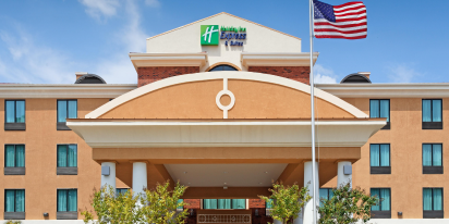 Holiday Inn Express and Suites Gulf Shores